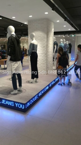 LED RUNNING DISPLAY (PARKSON, PARADIGM MALL JB, 2017)