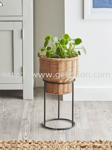 RAP 004 - RATTAN PLANTER