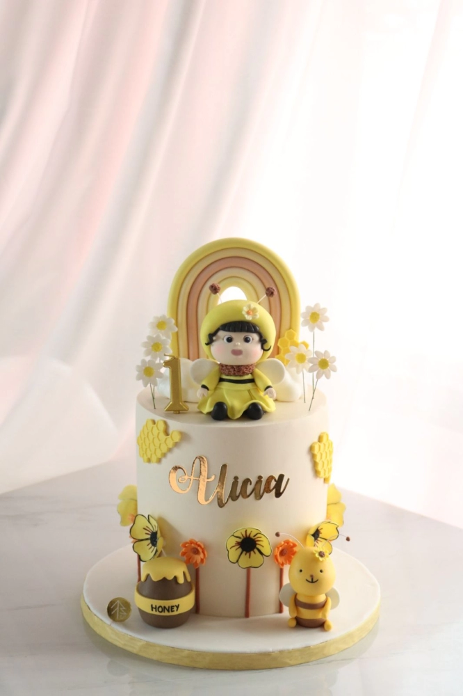 Ms Bee Cake