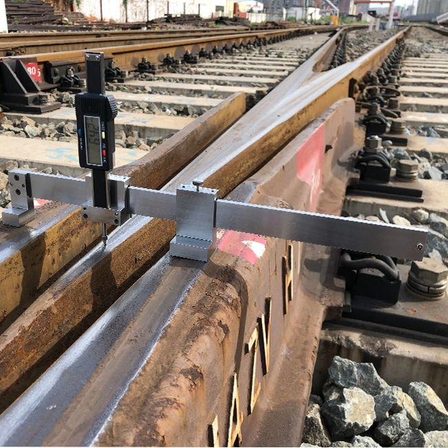 Digital Rail Frog Wear Gauge