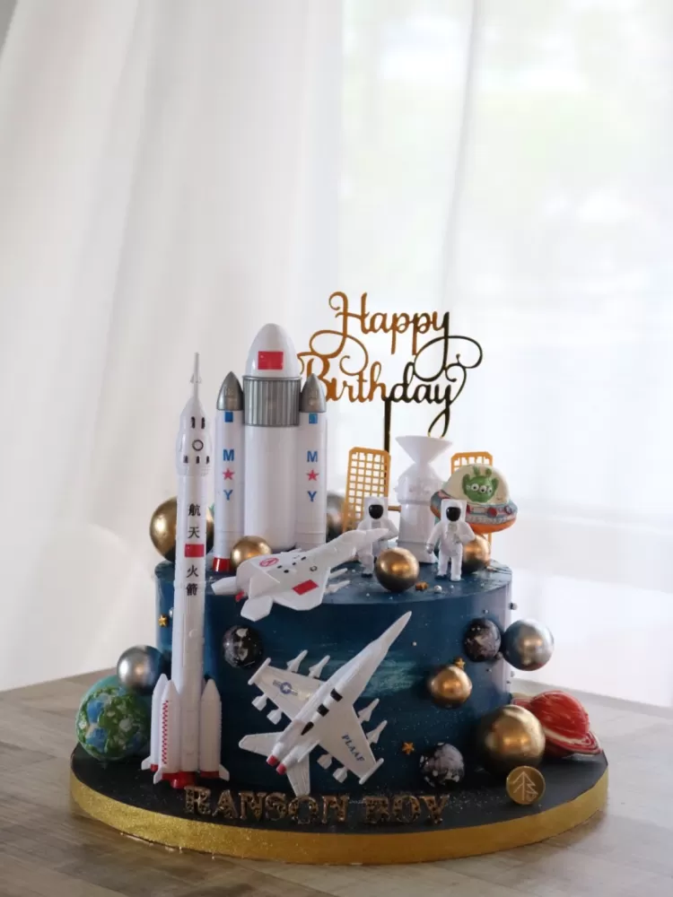 Space Astronauts Cake