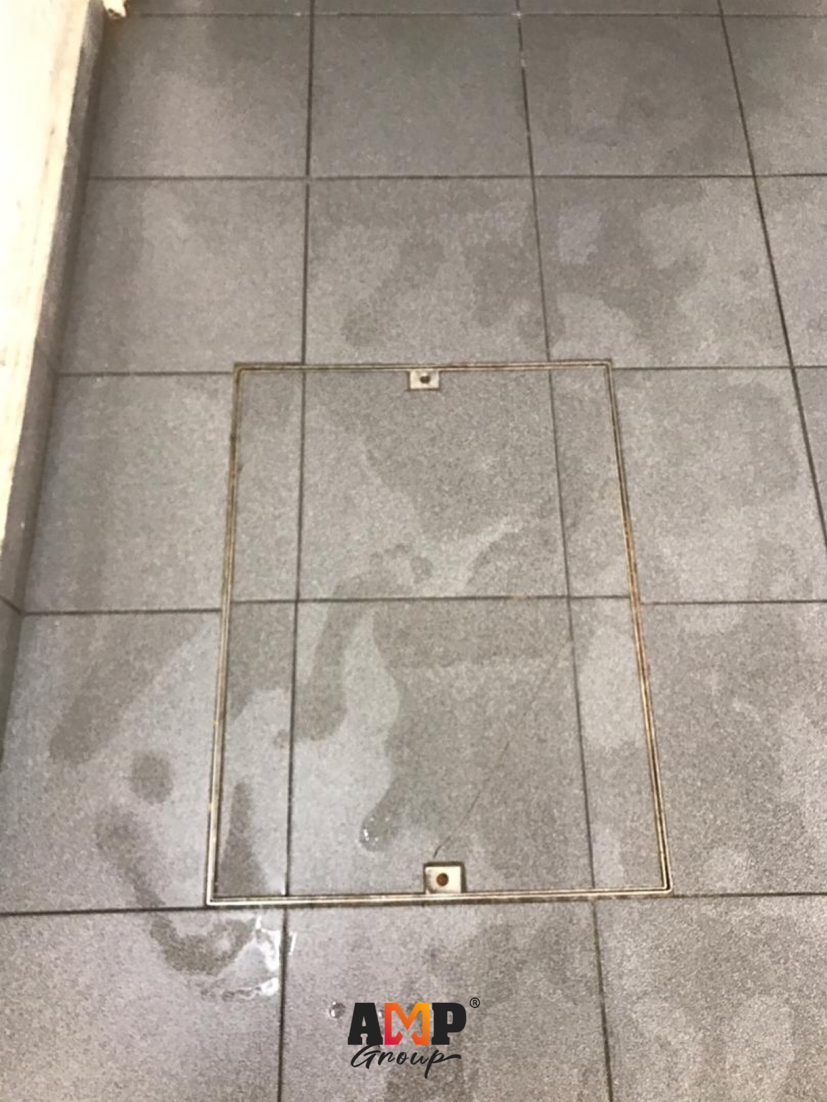 Grinding And Removing Stubborn Stains On The Surface Of Tile Floors