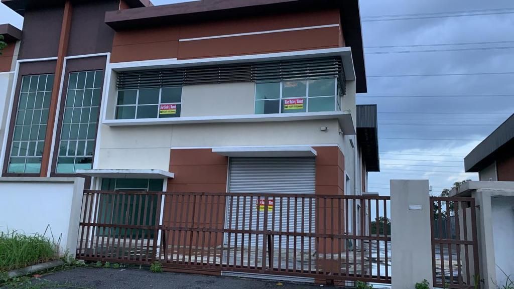 [FOR SALES] Tiong Nam Industrial Park Ground Floor 1.5 Storey Semi Detached Factory Johor Bahru