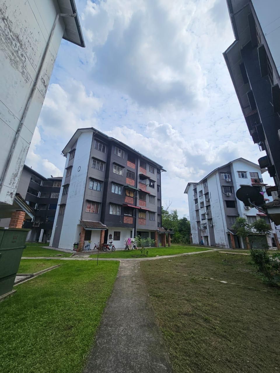 [FOR SALES] Taman Molek Low Cost Ground Floor Flat 2bed Johor Bahru