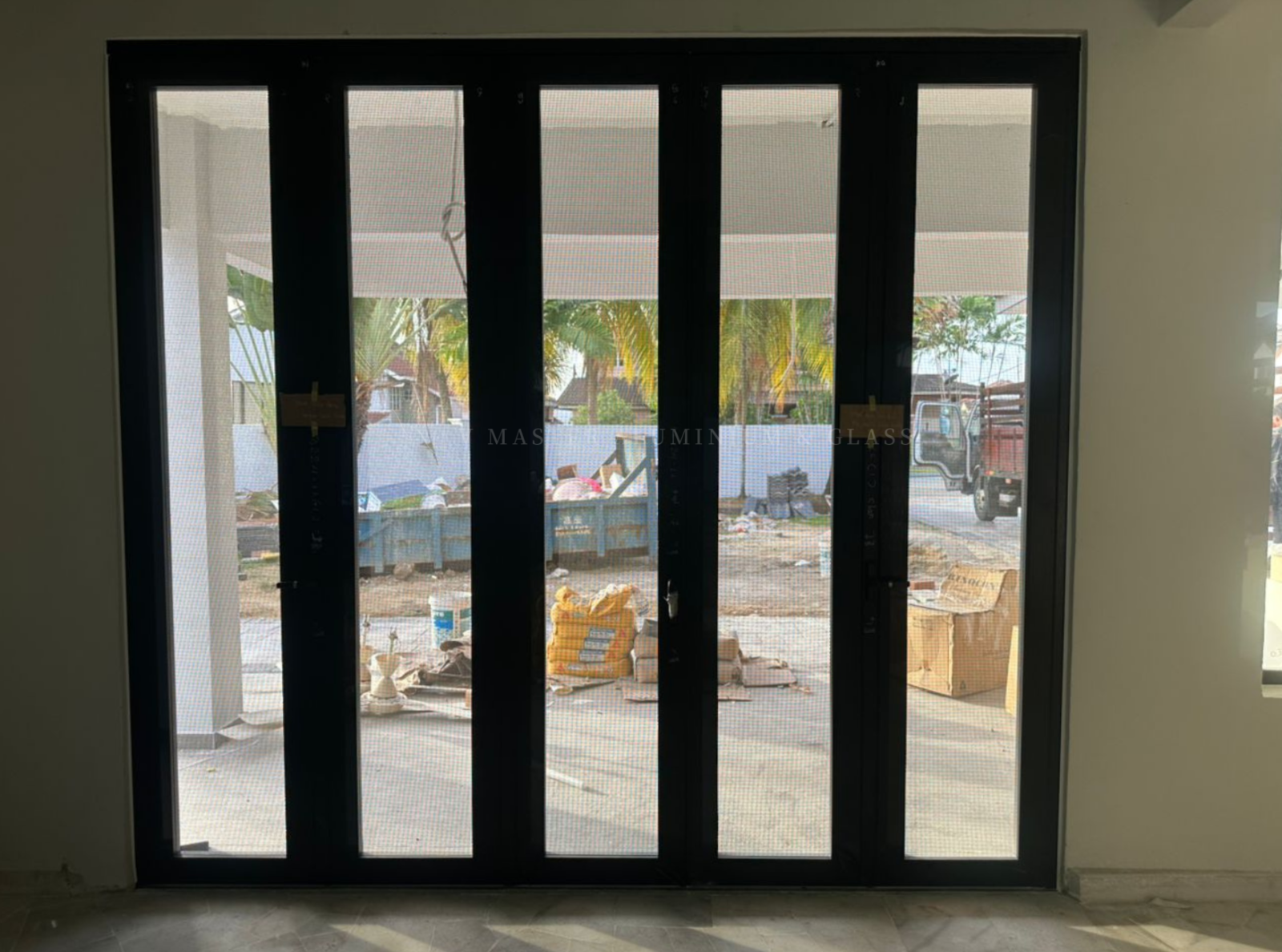 MASTER SERIES FOLDING DOOR WITH MESH AT BANDAR BARU UDA