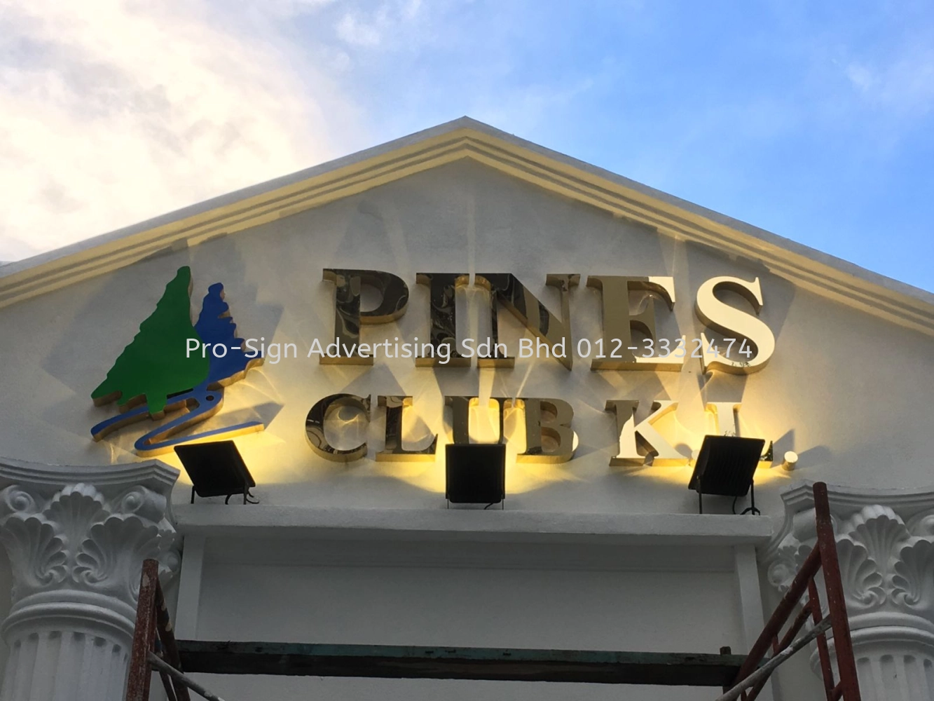 GOLD STAINLESS STEEL BOX UP (PINES CLUB KL, BRICKFIELDS, 2017)