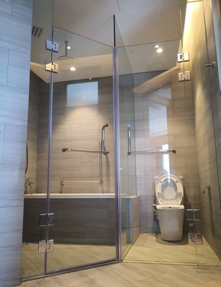 HPG - Shower Screen