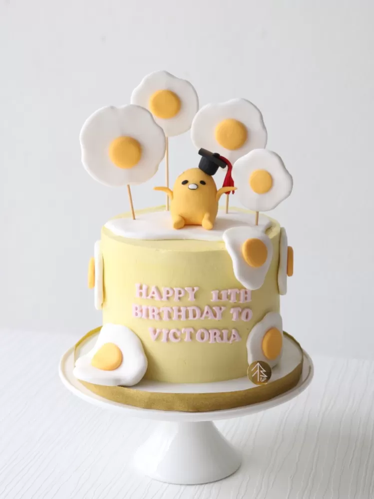 Gudetama Graduation Cake