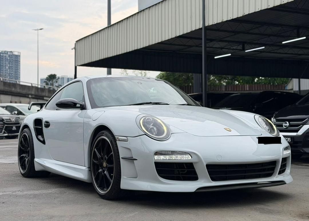 PORSCHE