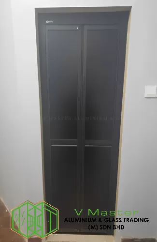 TOILET BI-FOLD DOOR