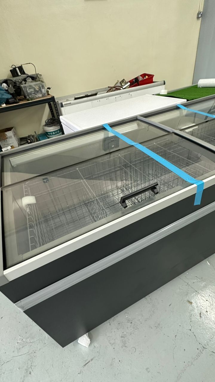 ISLAND Glass Freezer (Auto Defrost) 2115mm