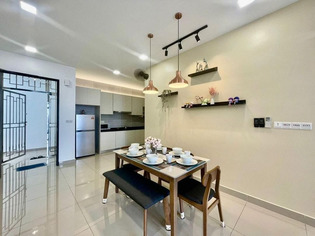 Twin Tower Residence @ Bukit Chagar – High Floor Singapore View Unit for Sale