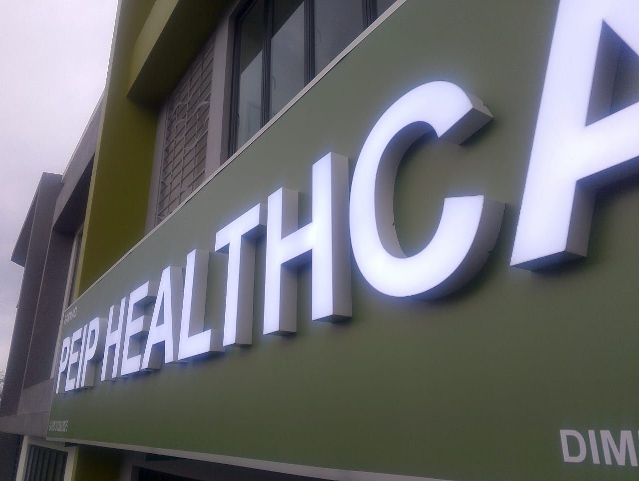 Healthcare Branding Solutions | Premium 3D LED Frontlit Signboard Installation in Ipoh, Taiping & Kampar
