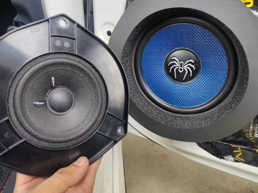 soundstream speaker