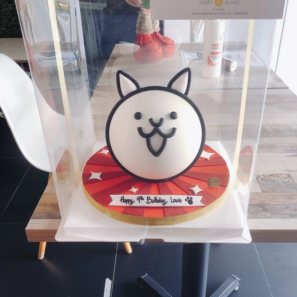 Comic Cat Cake