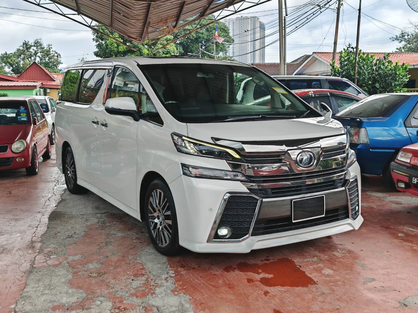 Toyota Vellfire 2.4 Pilot Seat Sunroof