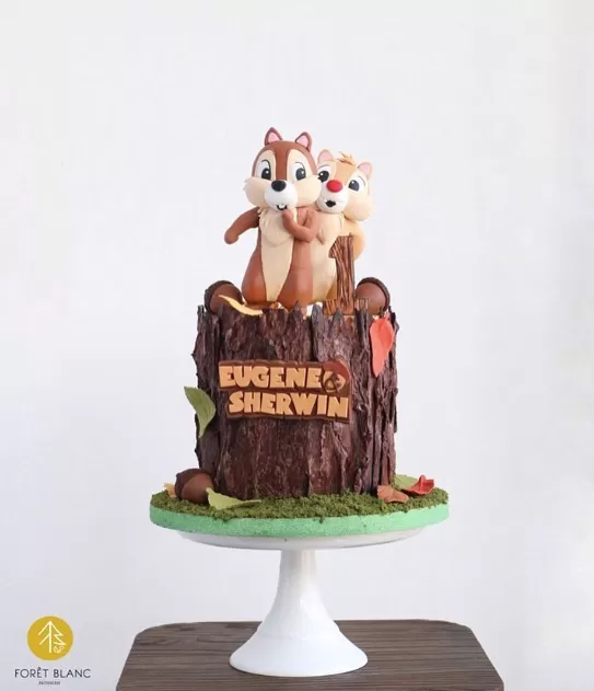 Chip N Dale Cake