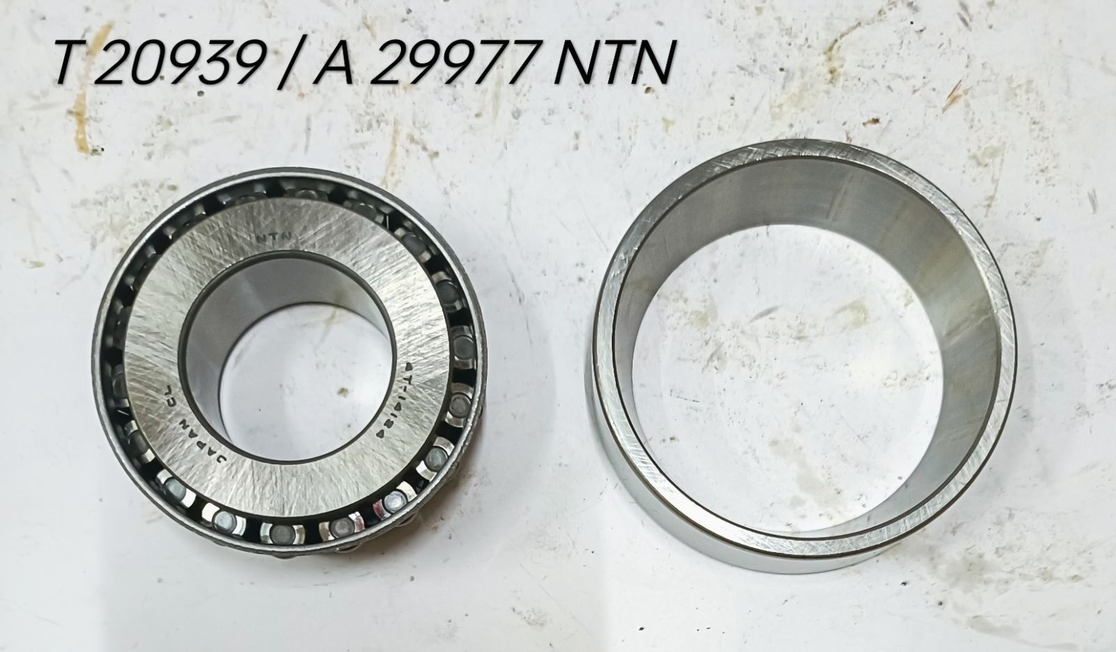 T 20939 / A 29977 / 14124/276 ( NTN )   TAPPER  BEARING