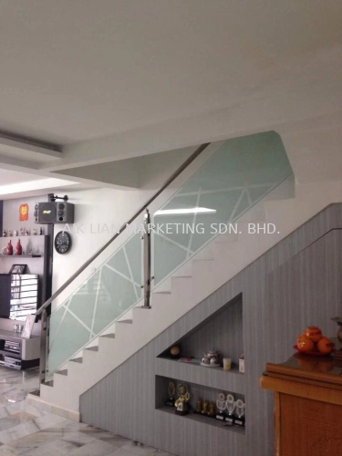 handrail tempered glass klang,setia alam,shah alam,cyberjaya,damansara,petaling jaya,bentong,dengkil,banting,jenjarom,subang,puchong