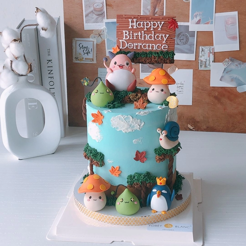 Maple Story Cake