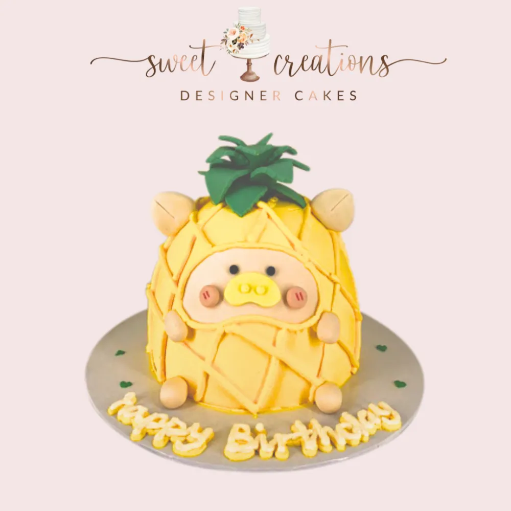 5 inch | Piggy dressing up as pineapple | Buttercream Cake 