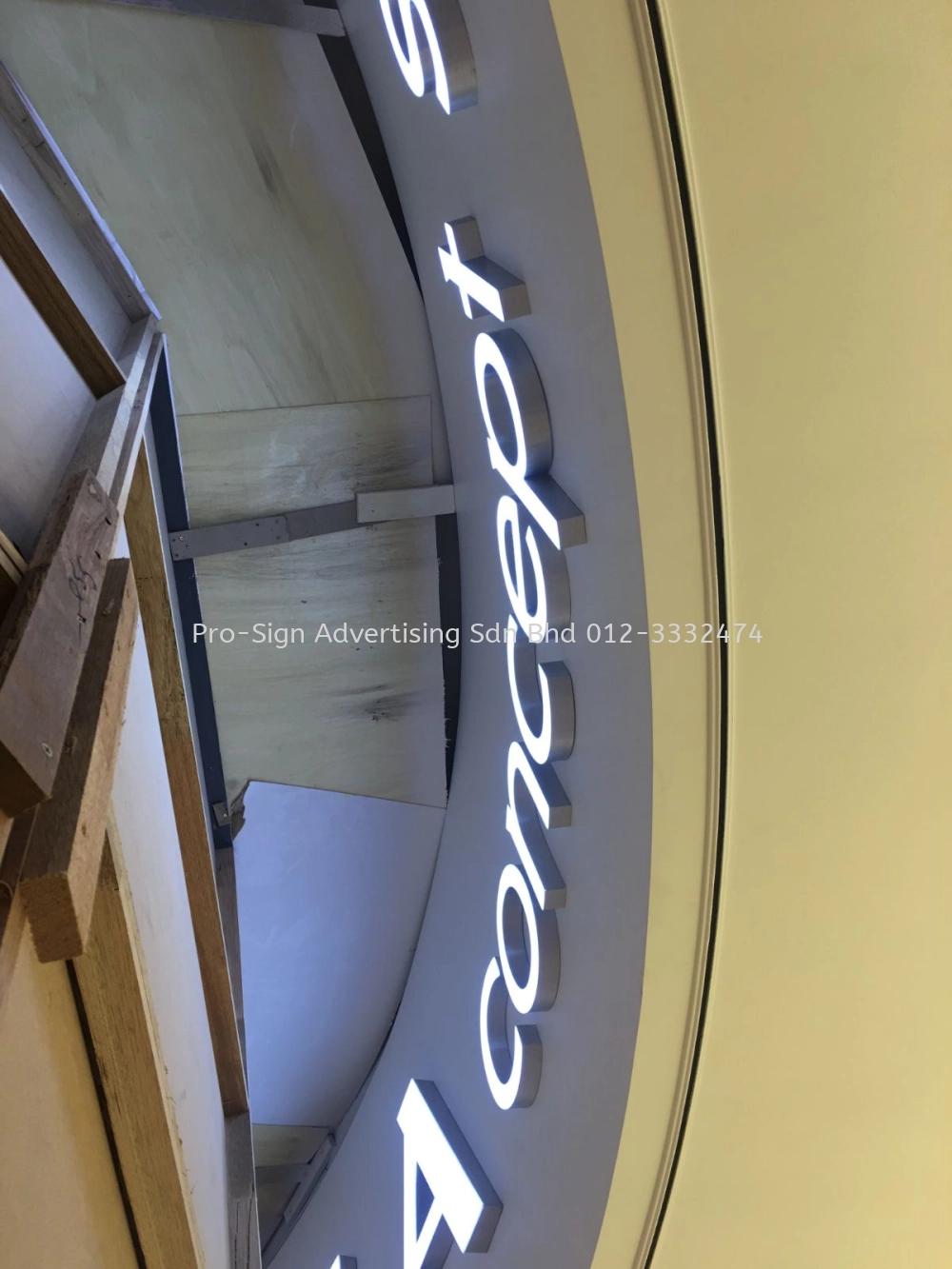 3D RIMLESS STAINLESS STEEL LED FRONT LIT CURVE WALL MAIN SIGNAGE (HLA CONCEPT STORE, KLCC, 2020)