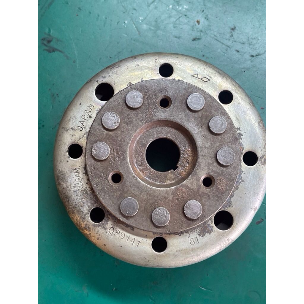 SUZUKI RGV250 VJ21 GENERATOR / FLYWHEEL (GP9146) 1988-1991
