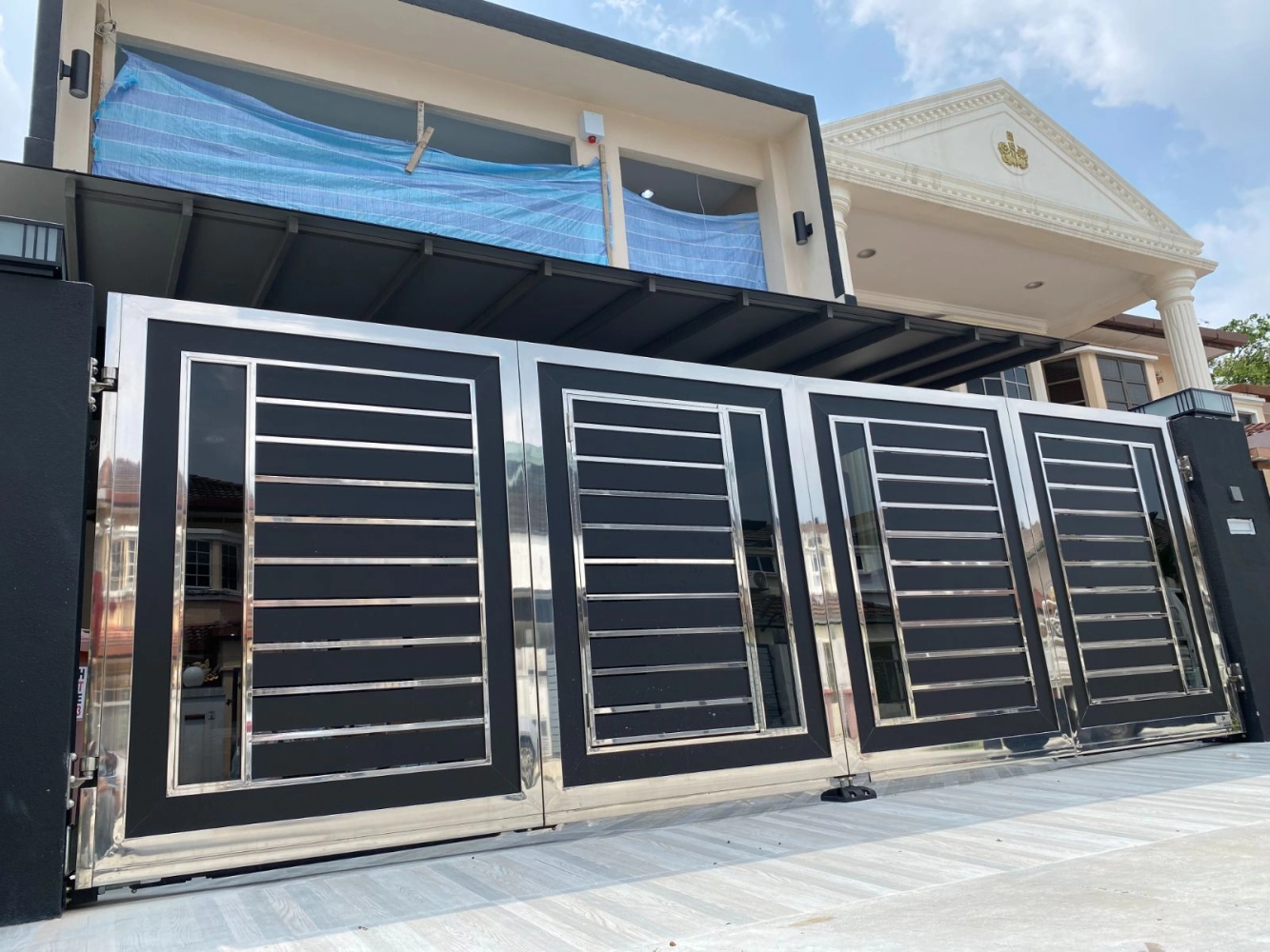 Latest Folding Trackless Stainless Steel Gate Design Kepong | Malaysia 