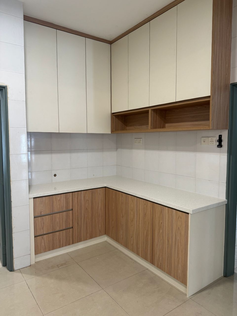 MELAMINE CHIPBOARD DRY KITCHEN CABINET CW QUARTZ STONE TOP | KITCHEN AT BUKIT RAJA | AMBANG BOTANIC | BUKIT TINGGI #240302