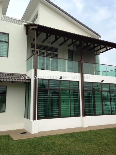 BALCONY GLASS ENCLOSURES SPECIALIST AT TAMAN SENTOSA, KLANG, MERU