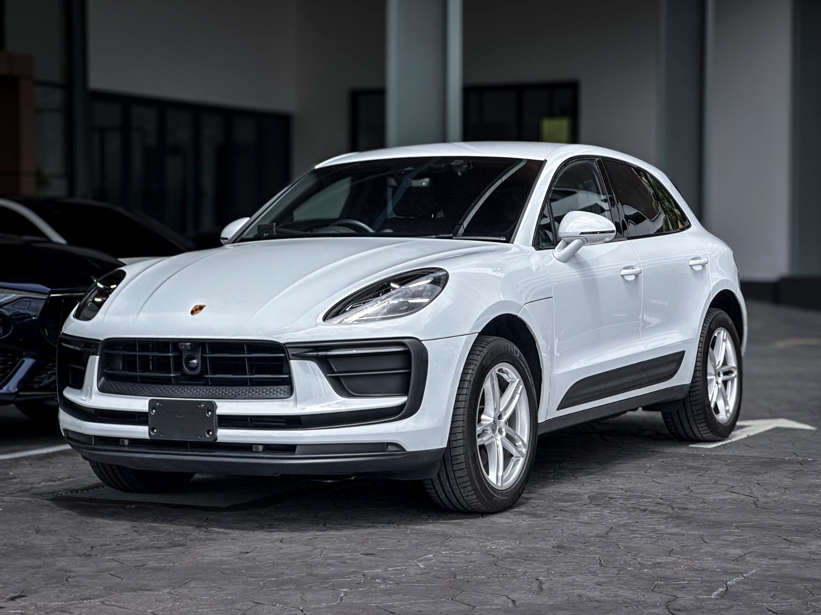 Unregistered 2023 Porsche Macan