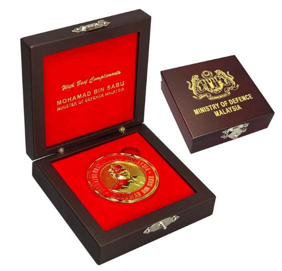 A 002 - ARMY PLAQUE