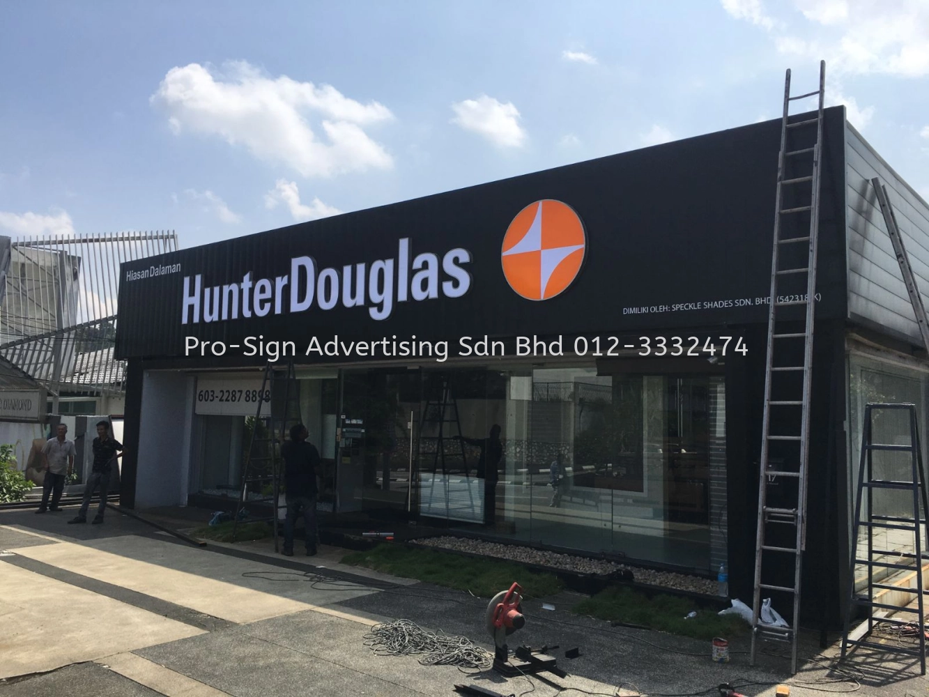 STAINLESS STEEL BOX UP LED FRONT LIT CLADDING PANEL (HUNTER DOUGLAS, BANGSAR, 2018)