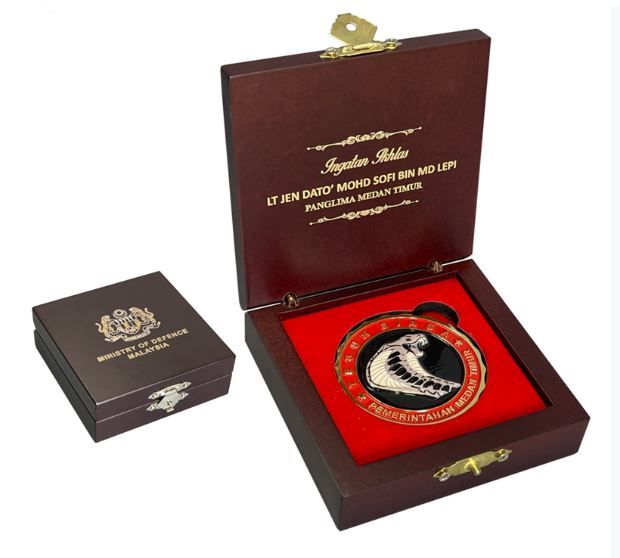 A 004 - ARMY PLAQUE