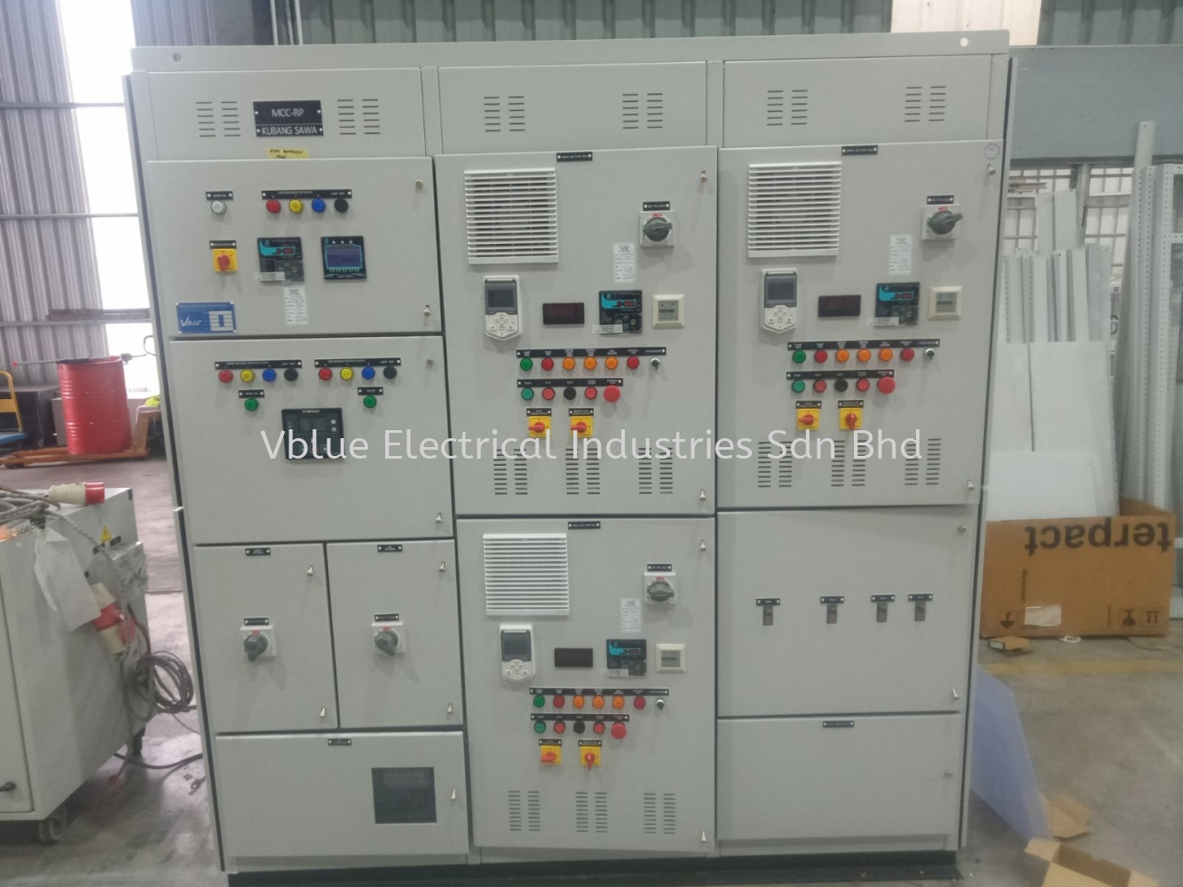 Industrial Motor Control Center (MCC) Panel with VFD Integration