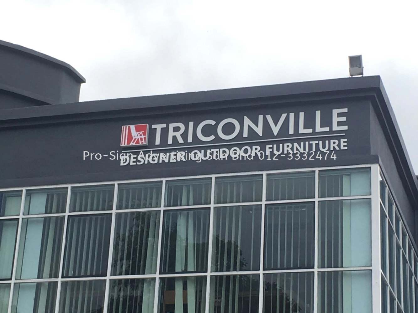 PVC CUT OUT LETTERING AND LIGHTBOX (TRICONVILLE, GLENMARIE, 2018)