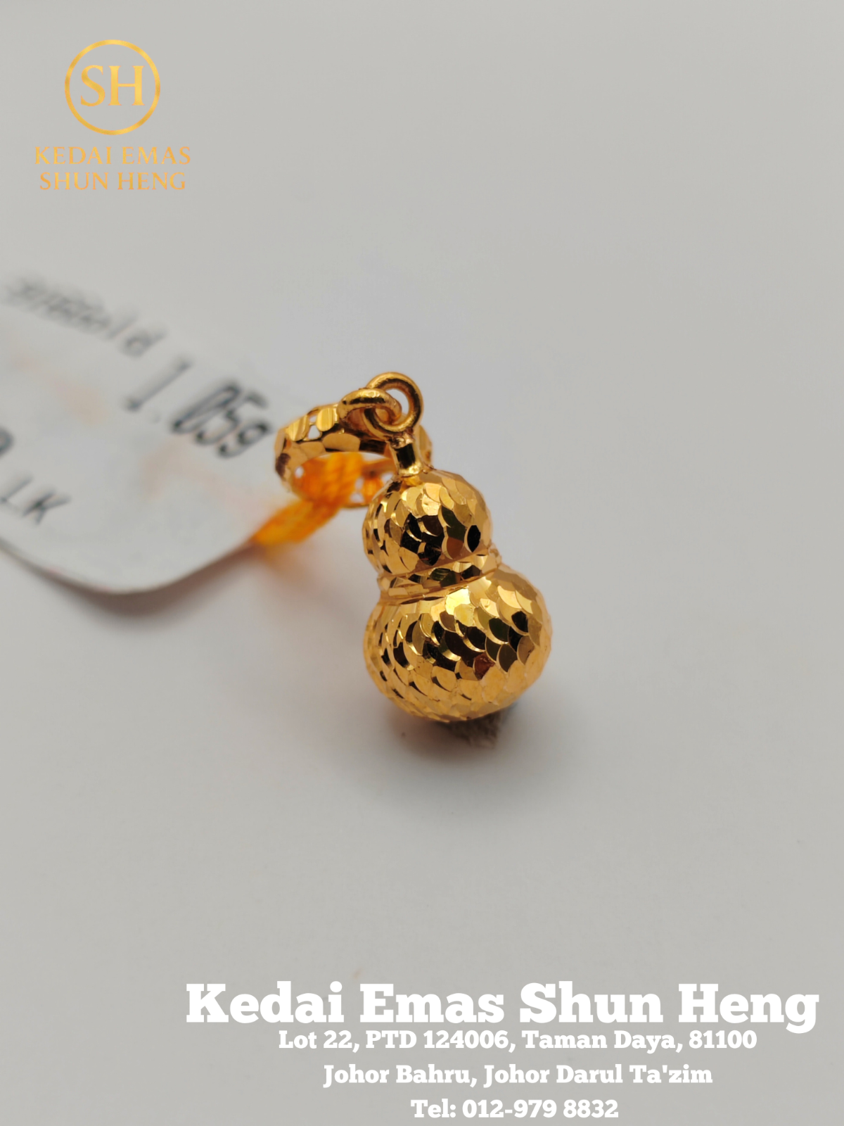 Gold Hulu Pendant Charm
