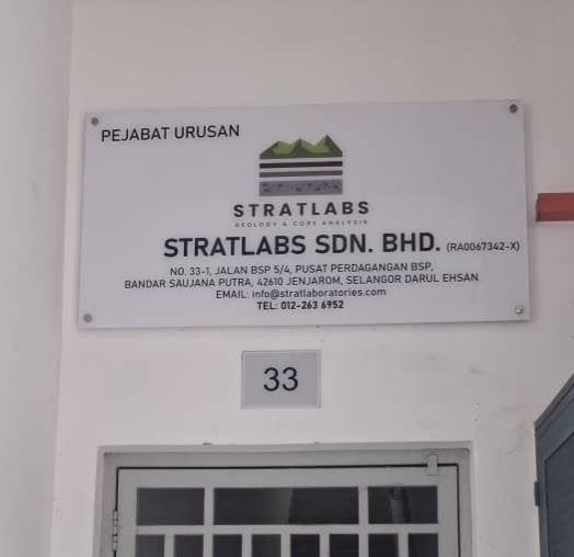 ACRYLIC SIGNAGE INSTALLATION AT BANDAR  SAUJANA PUTRA