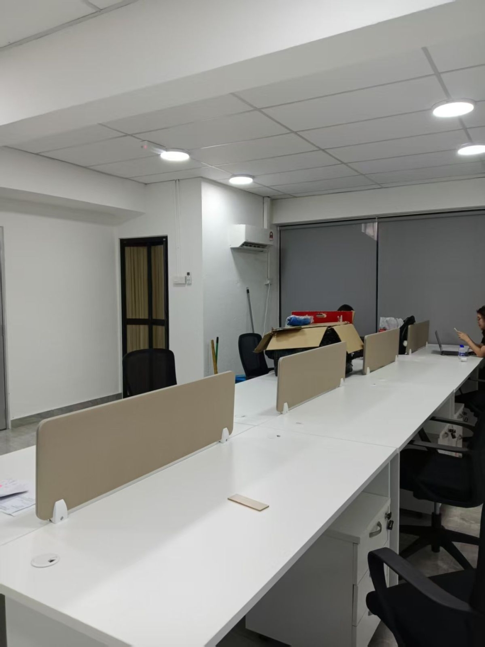 Office Workstation Malaysia | Open Office Desk Cluster & Shared Workspace Table | White Office Table | Office Workstation Table | 4 Person Desk | Office Furniture Penang , KL , Puchong, Kulim Hi Tech, Bayan Lepas, Bayan baru