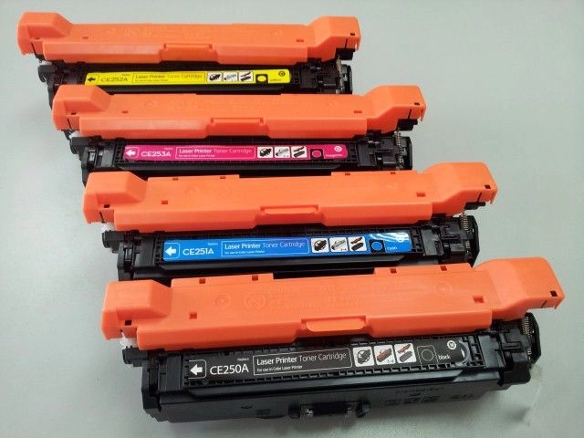 Kartrij Toner Laser HP CE250A yang Serasi (Set)