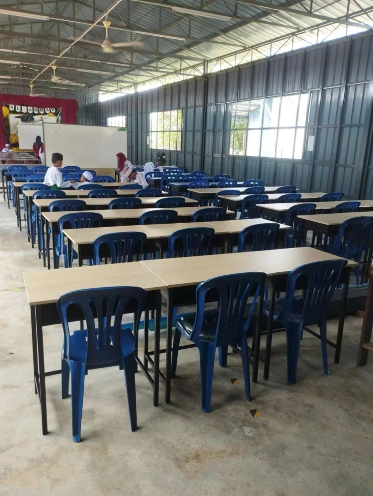 School Table And School Plastic Chair | Meja Sekolah Murid dan Kerusi Plasti hantar kepada Sekolah KAFA Area | Penang | Kulim | lunas | Junjong | Sungai Bakap | Jawi | Bertam | Penaga | Ipoh | Sungai Perak