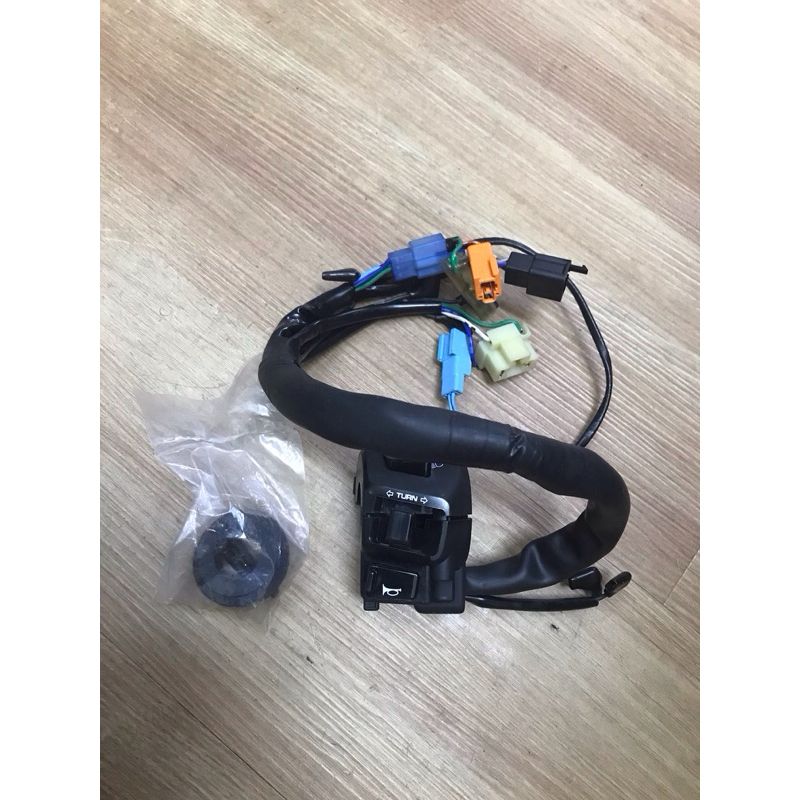 HONDA CB400 V-TEC SWITCH TURN SIGNAL LH (35020-MCE-000)