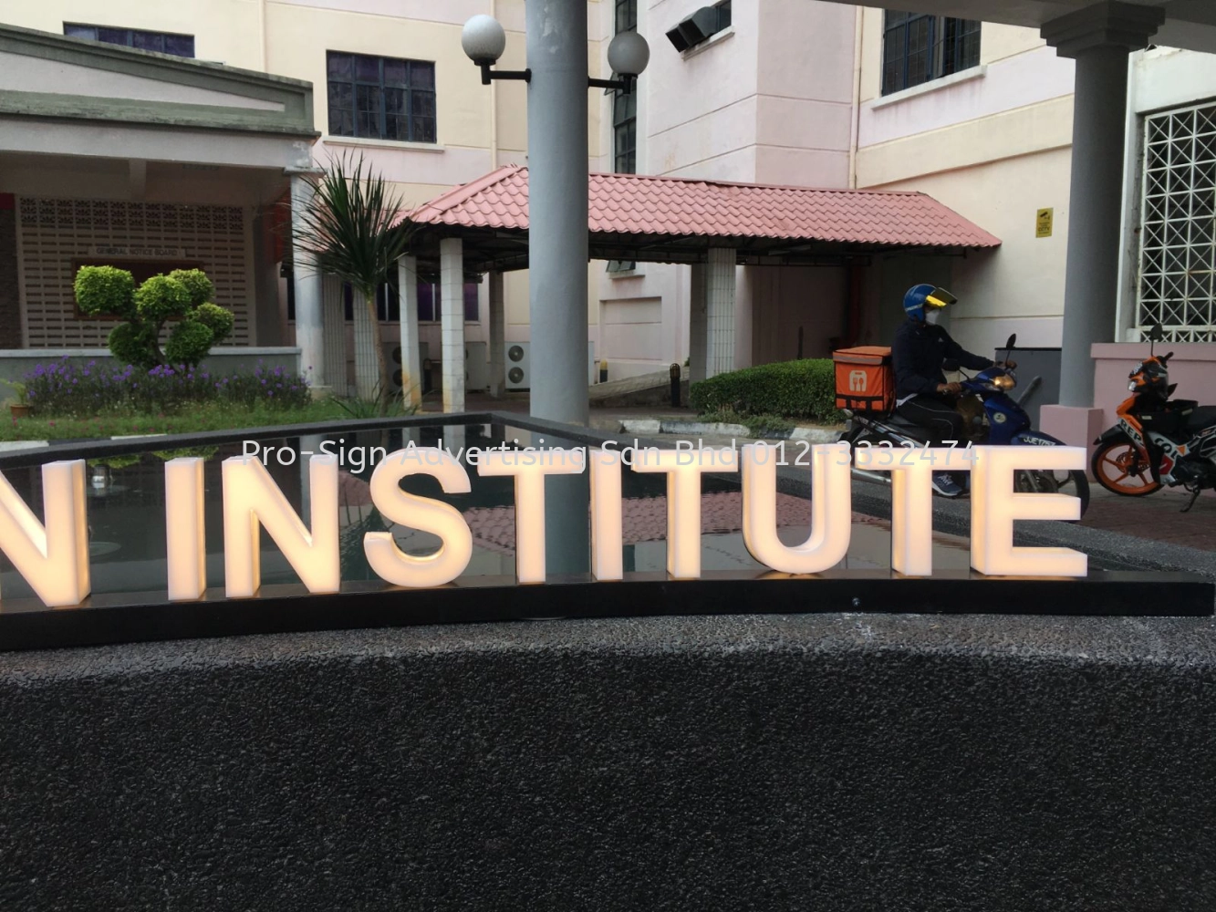 ACRYLIC BOX UP LED FRONT LIT (BRITISH MALAYSIAN INSTITUTE BMI/ UNIVERSITI KUALA LUMPUR UNIKL, GOMBAK, 2022)