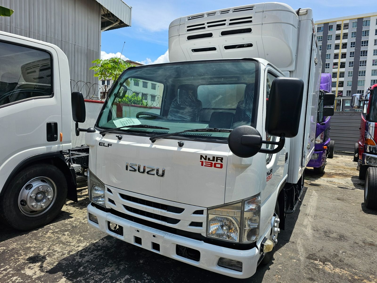 Isuzu NJR85 3.0CC Freezer Box 10.5ft