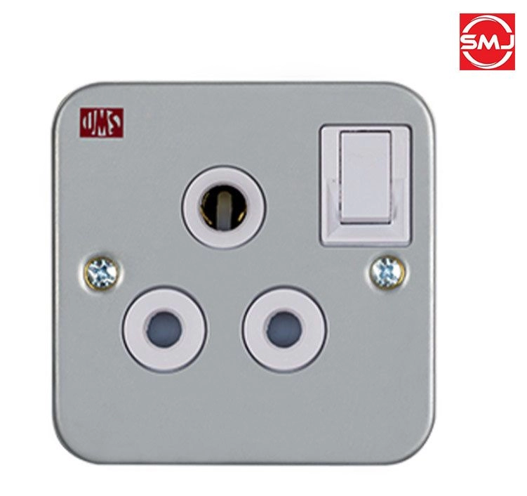 UMS 1215M 15A 1 Gang Metalclad Switched Socket Outlet (SIRIM Approved)
