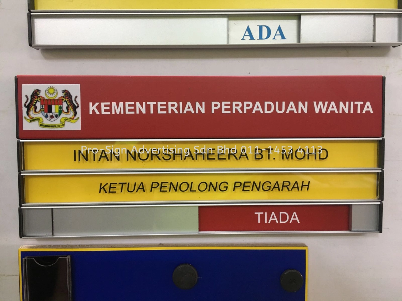 ALUMINIUM DISPLAY SYSTEM DIRECTORY WAYFINDING DIRECTIONAL SIGN aluminium-display-system-directory-wayfinding-directional-sign