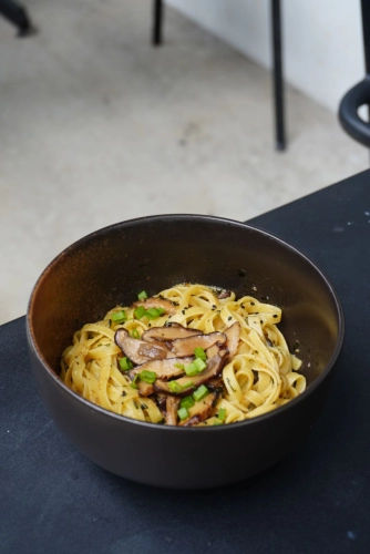 Stir-Fried Mushroom Garlic Noodle