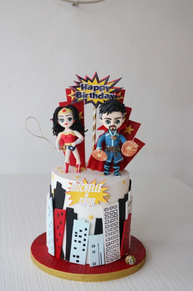 WonderWoman Dr Strange Cake