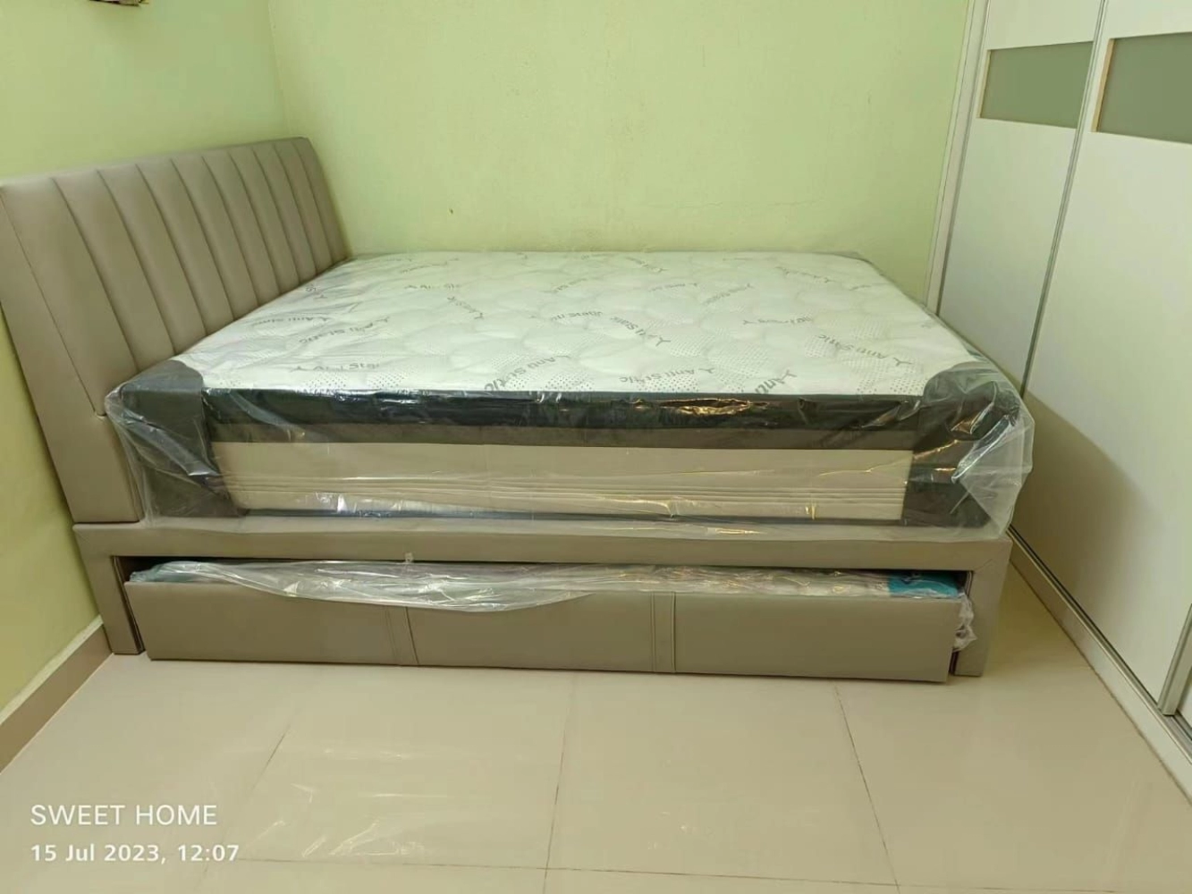 Pull Out Bed Queen Size | Anti Static Queen Size Mattress | Super Single Mattress | Best Pull Out Bed Price Penang | Bedroom Furniture Store