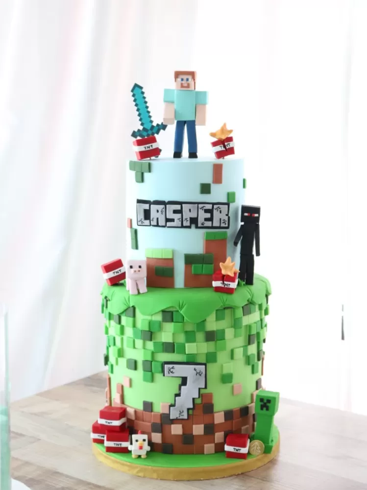 Minecraft Cake